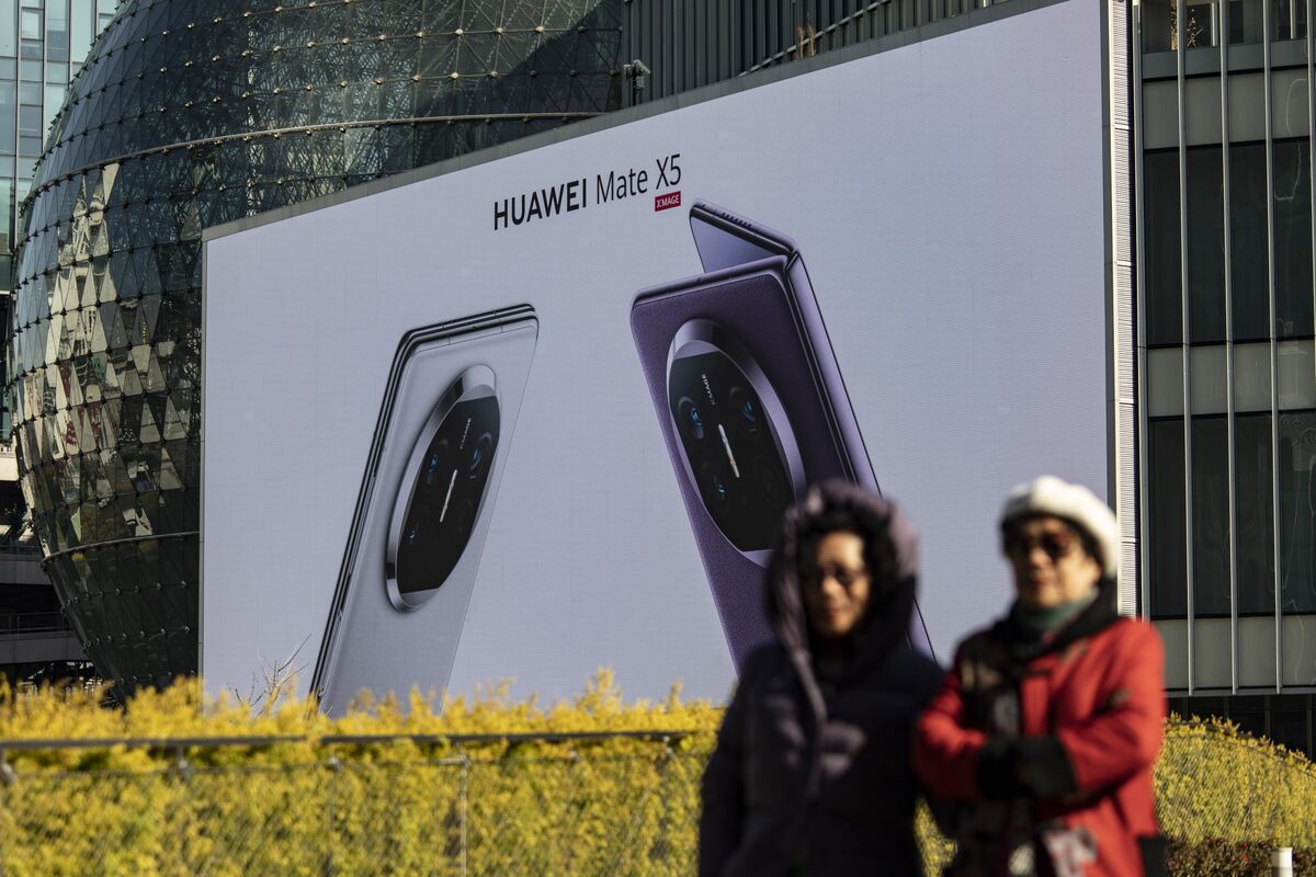 Huawei Profit Surges as It Takes Share From Apple and Alibaba - Bloomberg