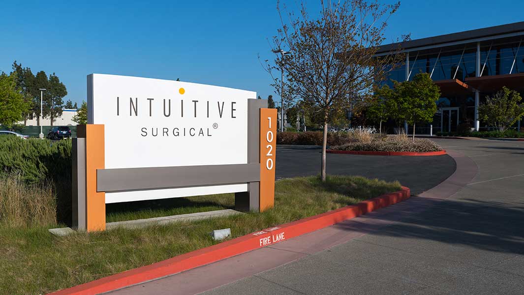 Intuitive Surgical Reverses Lower On 'Choppiness' For Its Pivotal Launch - Investor's Business Daily
