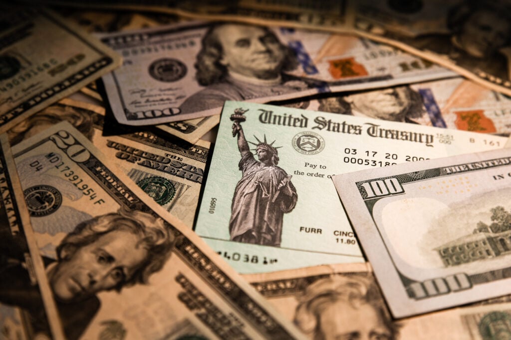 How To Earn $500 A Month From Jefferies Financial Stock Ahead Of Q2 Earnings