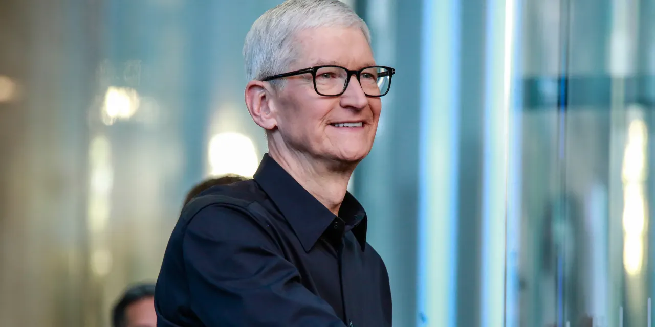 Apple CEO Tim Cook Just Bought Nike Stock. His Last Purchase Didn’t Go So Well.
