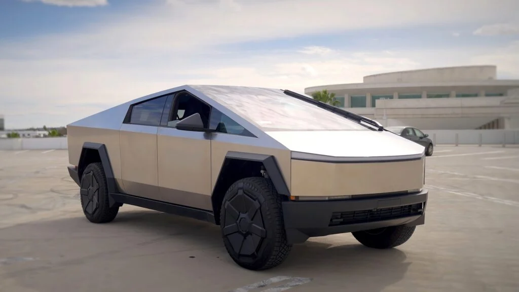 Tesla Seeing Strong Demand For Cheaper Cybertruck, But Musk's 10-Day Deadline Remains In Place