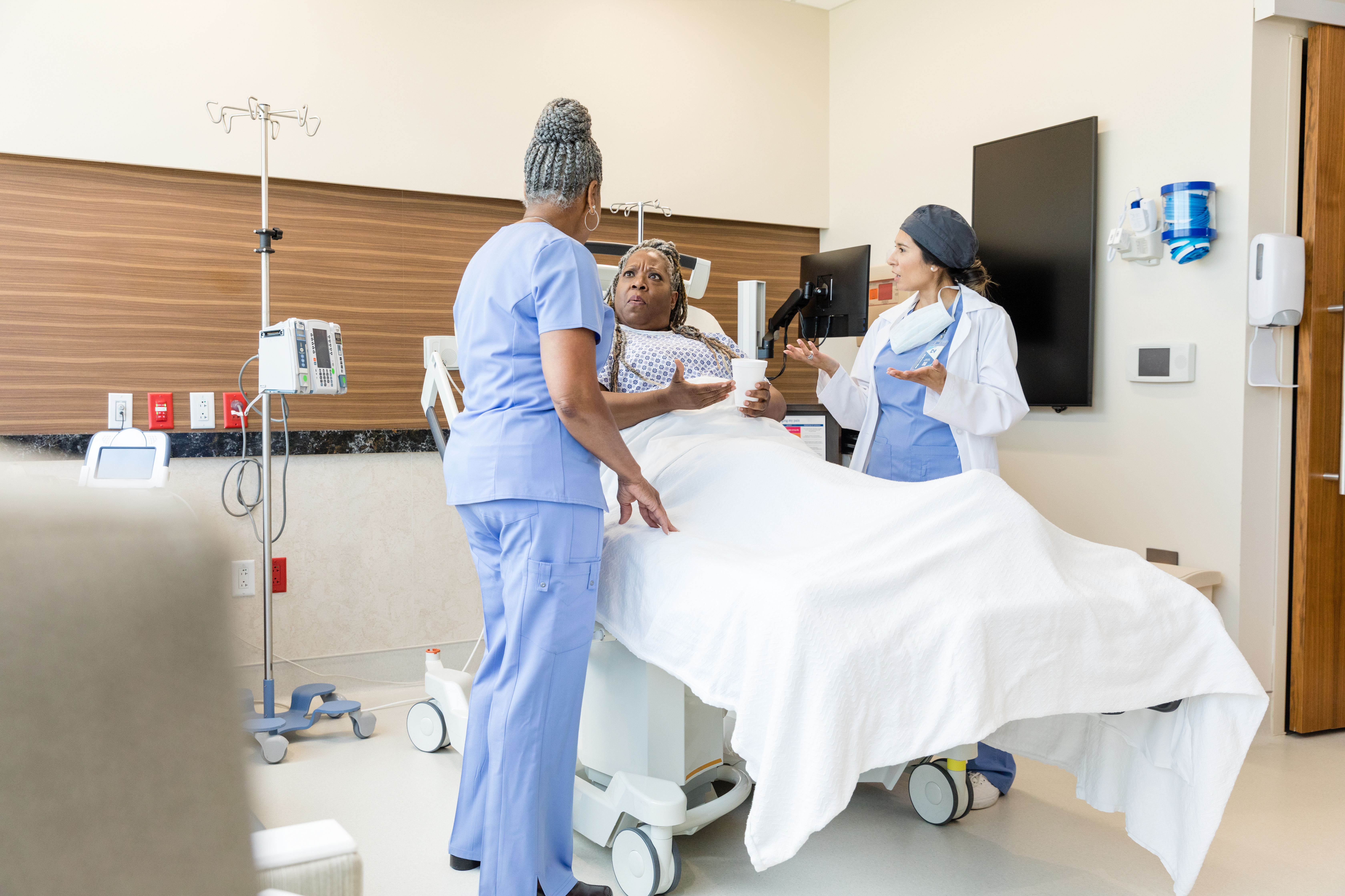 This Sector Is Suddenly Crushing the Broader Market. Should You Invest $1,000?