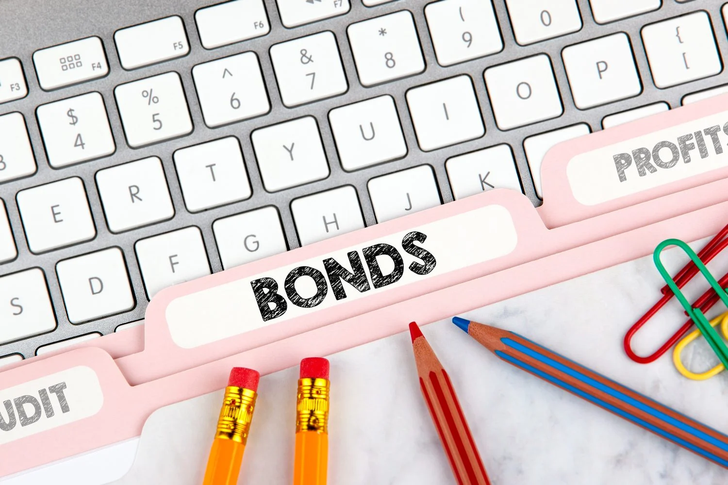 HYG vs JNK: The Two Biggest Junk Bond ETFs Look Identical, but the Cheaper One Pays More