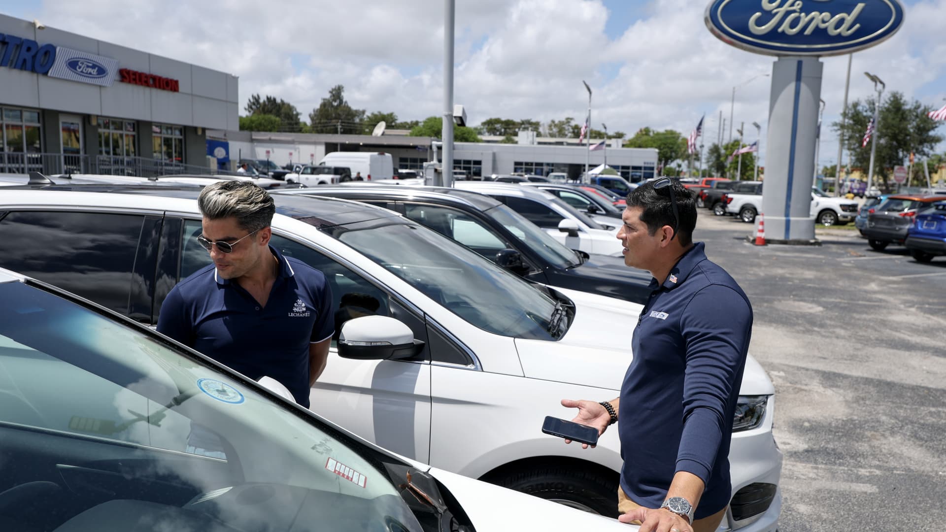 Ford reports 16% sales increase in May amid employee pricing, tariffs