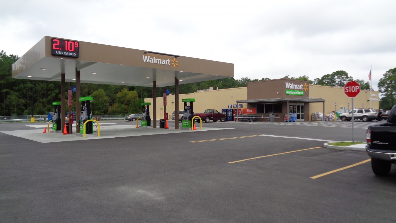 Forget Amazon, If Oil Hits $100, Walmart Is the Only Retailer Built to Thrive the Squeeze