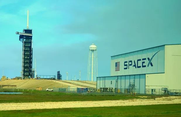 Zacks Investment Ideas feature highlights: SpaceX and Tesla
