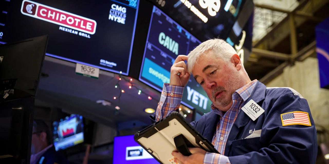 U.S. Futures, Global Markets Rise as Commodities Spurred by Trump’s Venezuela Blockade