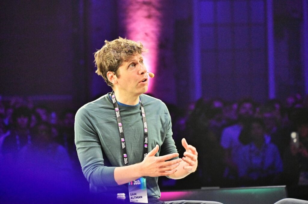 Sam Altman-Linked Worldcoin Rallies 10% to End September on a High— AI Trade Brewing?