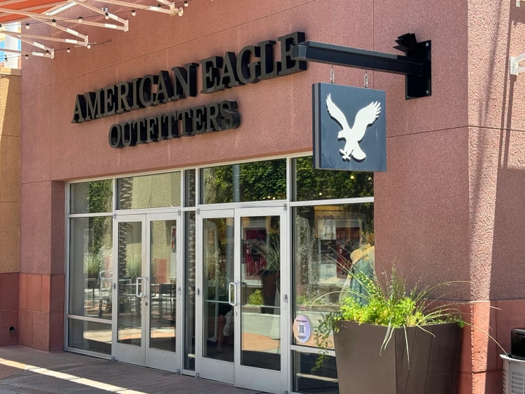 Analysts debate whether American Eagle's celebrity boost can outrun tariffs