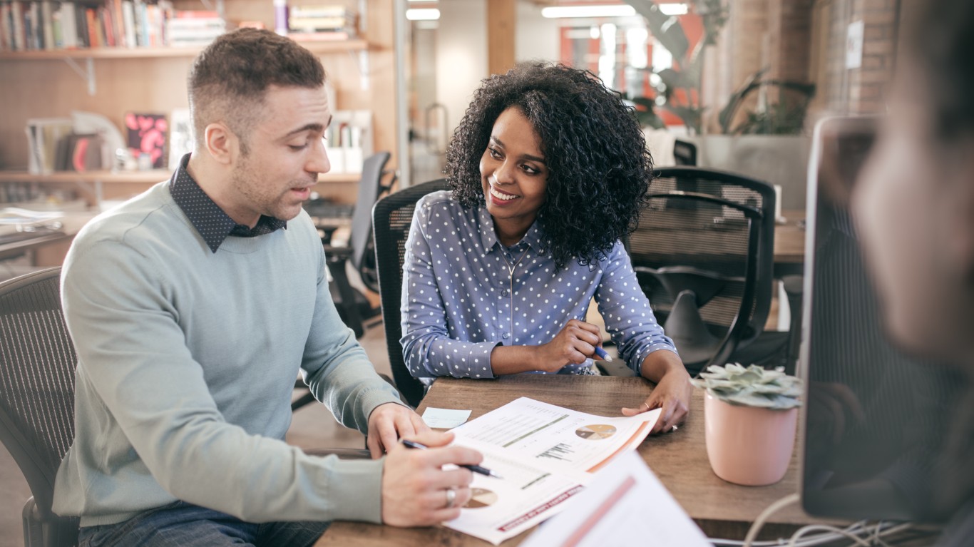 A 4.26% I Bond or a 5.56% Dividend Stock? Here's What Retirees Should Know