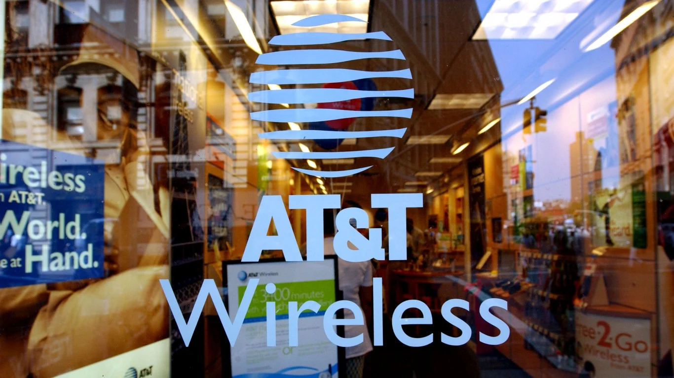 Verizon vs. AT&T: One Telecom Dividend Is on Shaky Ground