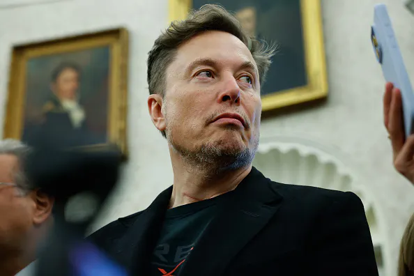 Musk to Tesla analyst Ives: “Shut up, Dan”