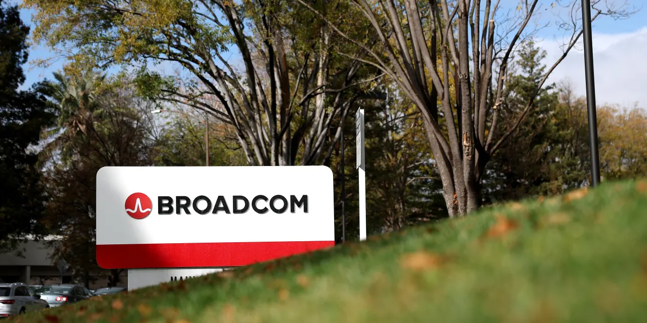 Broadcom stock fall as investors weigh guidance. Here’s what Wall Street analysts are saying.
