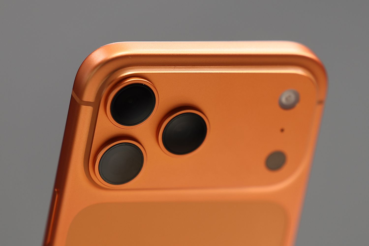 Apple Stock Looked Like It Was Rolling. Now It's on the Back Foot Again