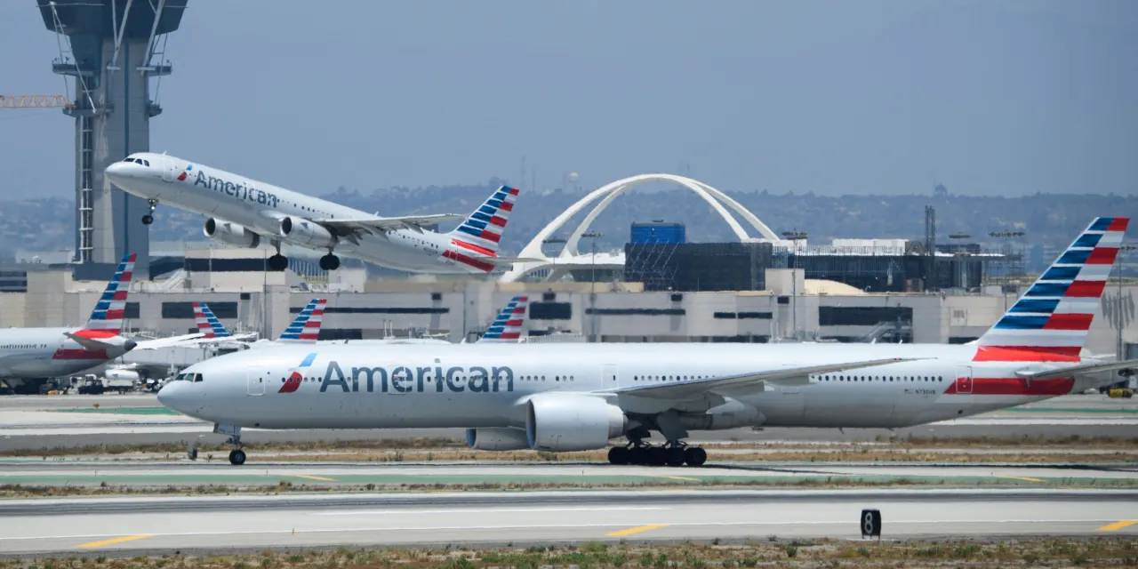 American Airlines lifts profit outlook as travelers flock to premium seats