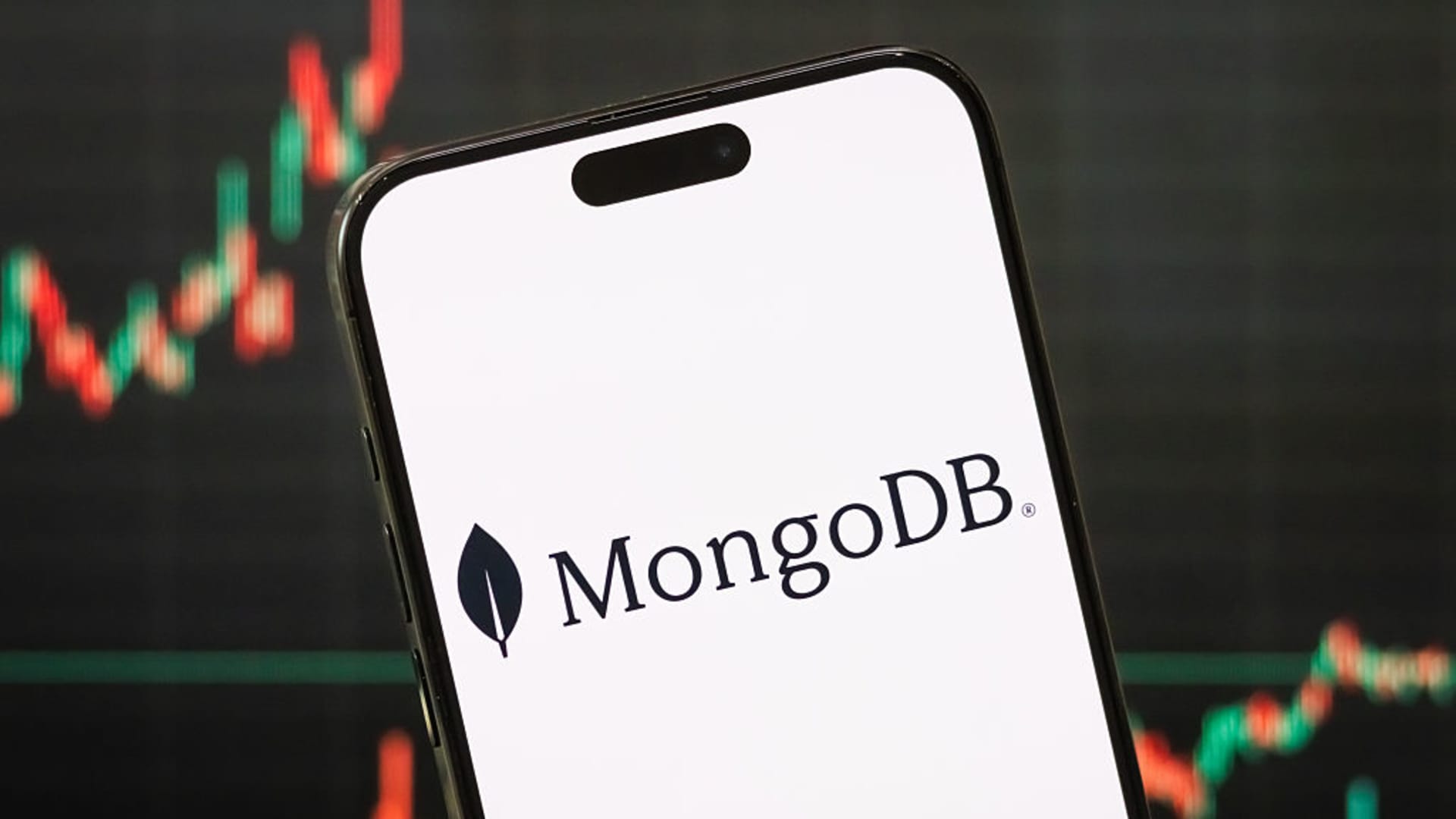 MongoDB stock skyrockets 25% on AI, cloud database platform growth