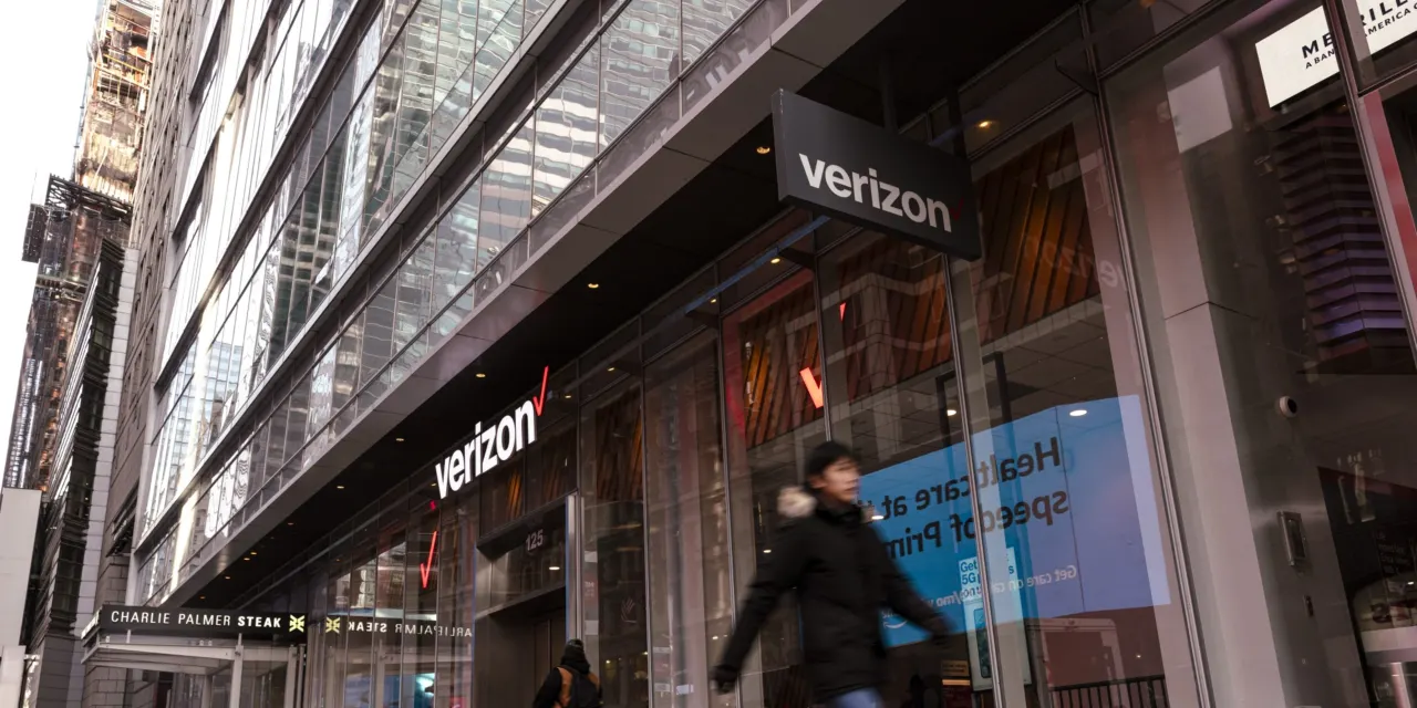 Telecom Stocks Will Help Kick Off Next Earnings Season. What to Watch From Verizon, Rivals - Barron's