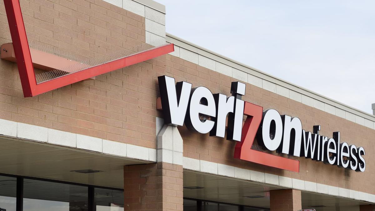 Verizon stock falls, subscribers grow in Q2 revenue miss