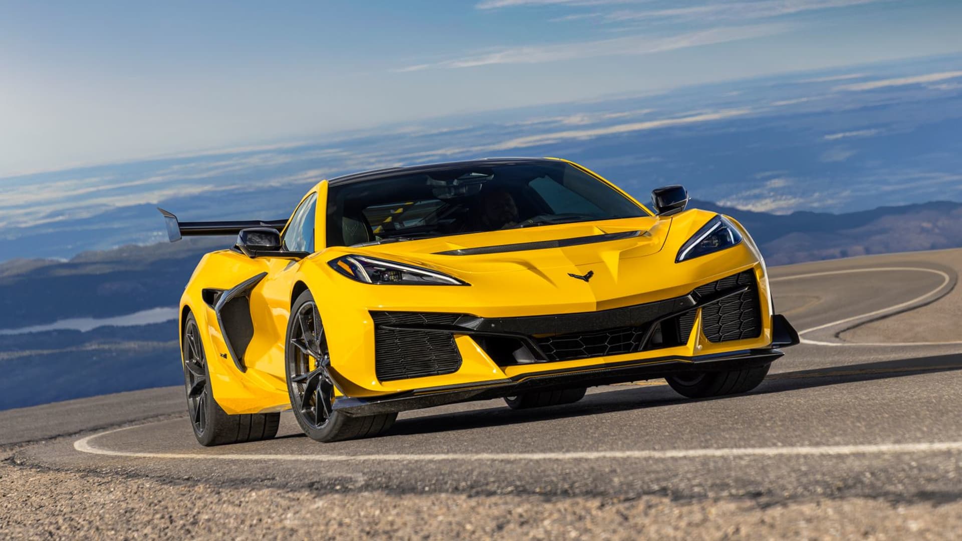 GM reveals new Chevy Corvette with 1,000-plus horsepower and record top speed