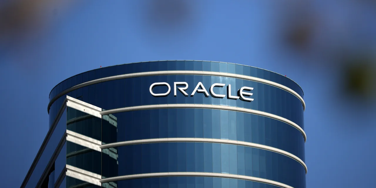 Oracle stock sentiment ‘has quickly deteriorated.’ Can earnings brighten the mood?