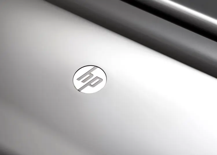 HP rises after 'solid' Q3, while analysts remain largely neutral