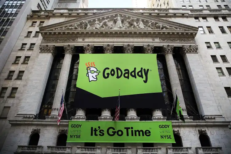 GoDaddy dips despite 'solid' Q1, analysts remain neutral