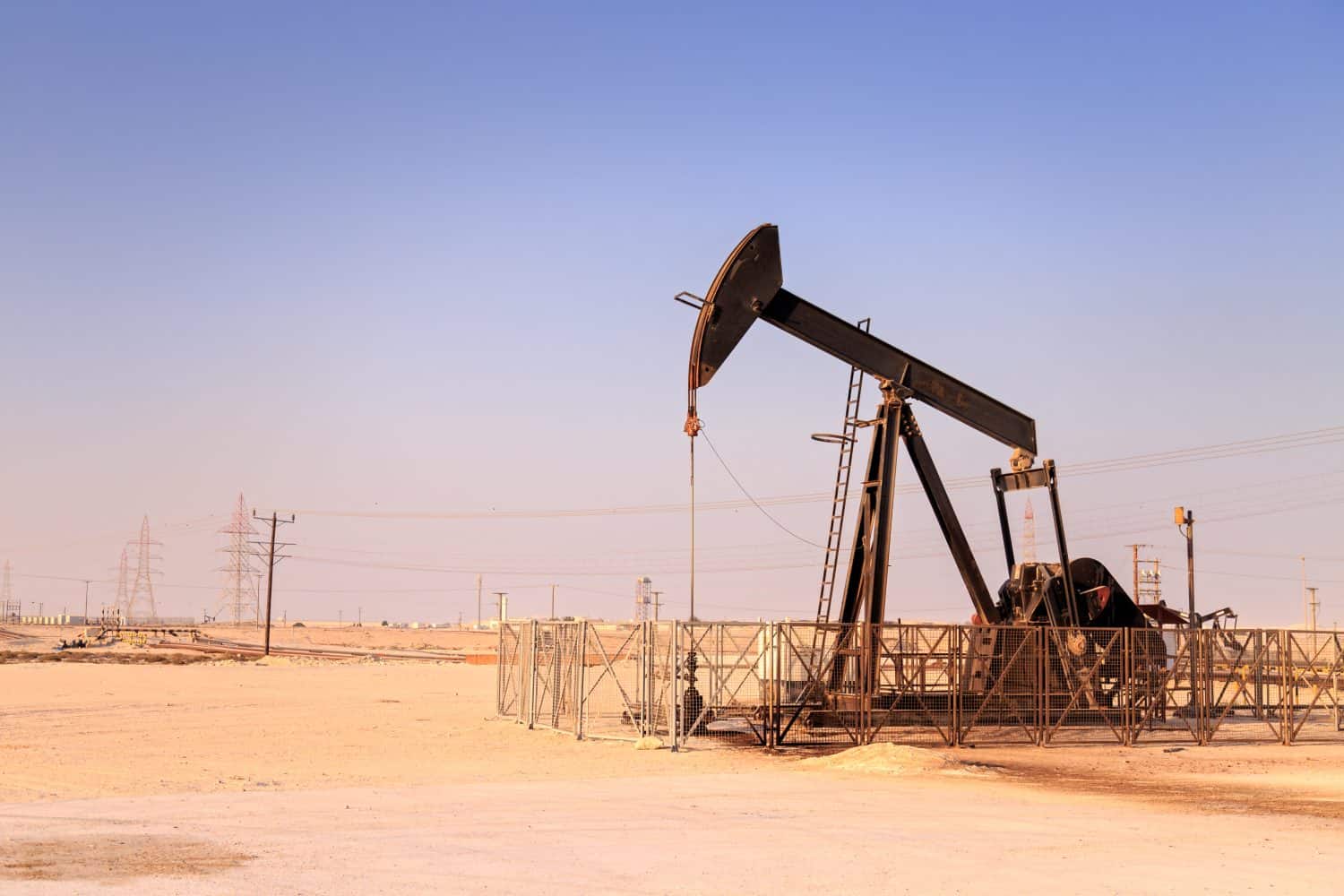 Occidental Petroleum Stock Is Up 45% This Year. Is It Outperforming Other Oil Stocks Like ConocoPhillips and Diamondback Energy?