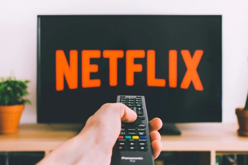'Enormous 8' Member Netflix Just Made New 52-Week High, Valuations Suggest Profit-Taking Opportunity