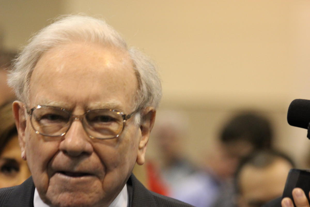How Much Money Does Warren Buffett Have Invested in Bank of America? - Yahoo Finance