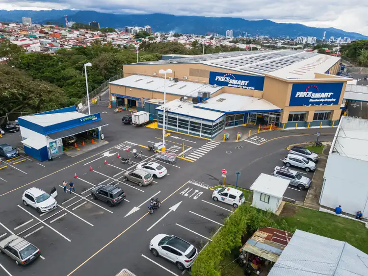 PriceSmart rallies after solid FQ3 results, disclosing a potential market entry into Chile