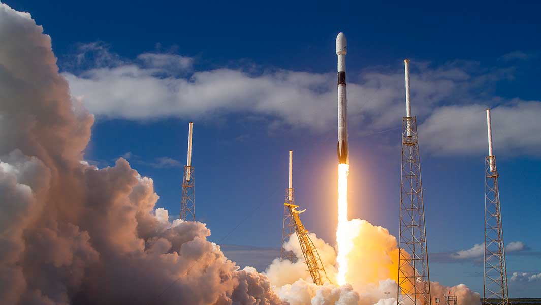 A SpaceX Earnings Preview: Starlink Growth, AI Costs, Starship Roadmap