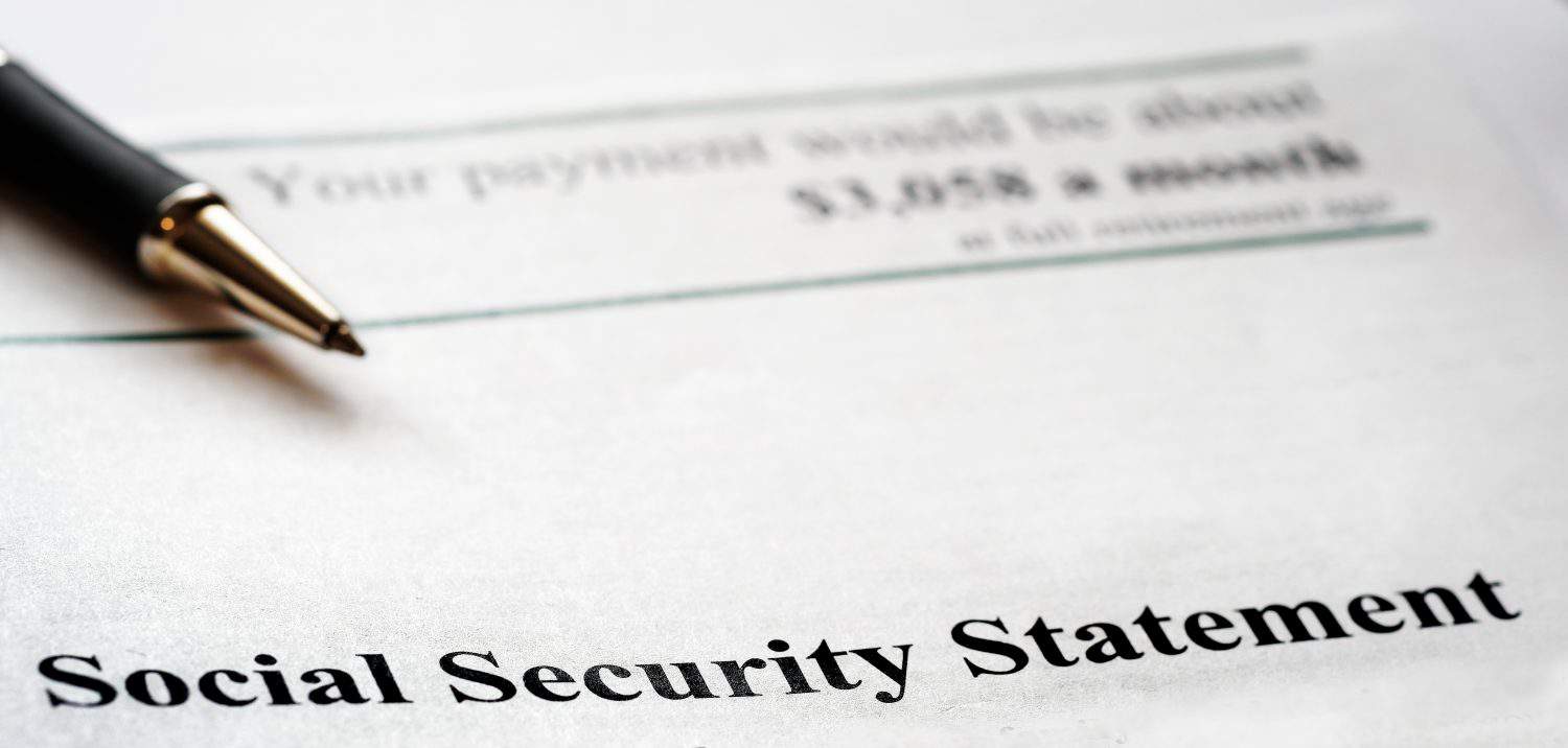 A $300,000 Portfolio That Pays More Than the Average Social Security Check