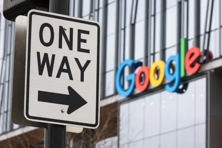 Judge weighs limits on Google’s search dominance amid AI disruption
