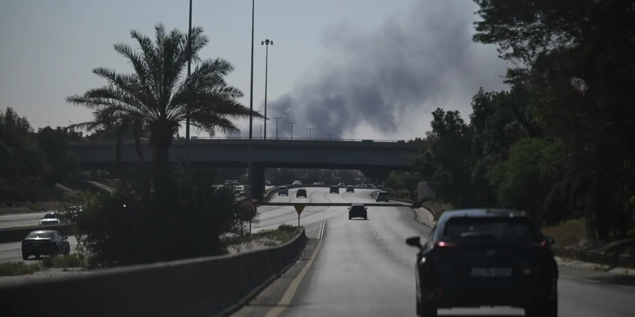 Palantir lifts the technology sector, but other AI stocks remain under pressure