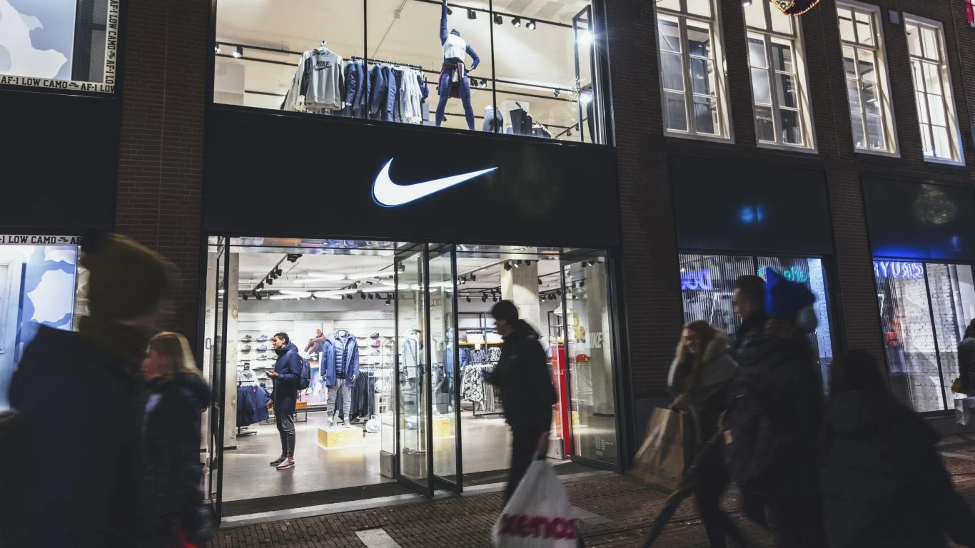 Nike Has Tumbled 38% in 2026: Is It Time to Switch to Dick's or Lululemon?