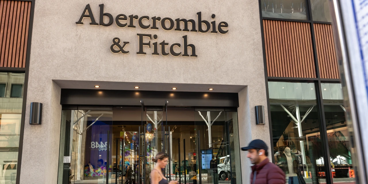 Abercrombie Lifts Outlook as Profit, Sales Rise