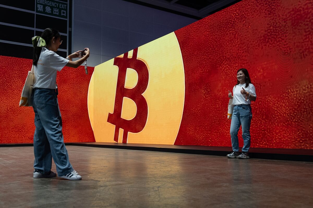 Bitcoin Humbles Wall Street Faithful After $600 Billion Plunge