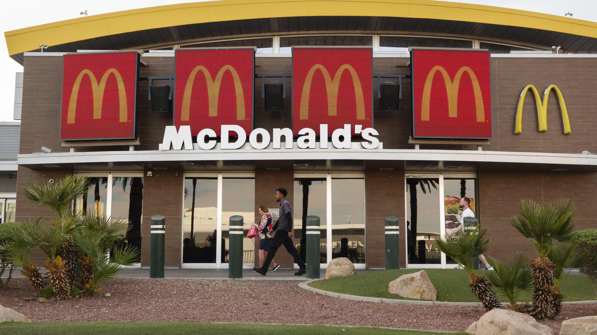 McDonald's is about to report earnings. Here's what to expect