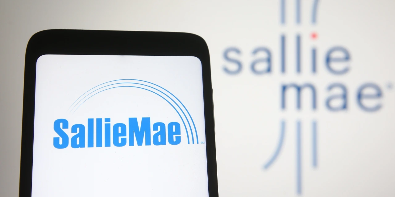 Sallie Mae Cuts Full-Year View After Logging Higher Charge-Offs