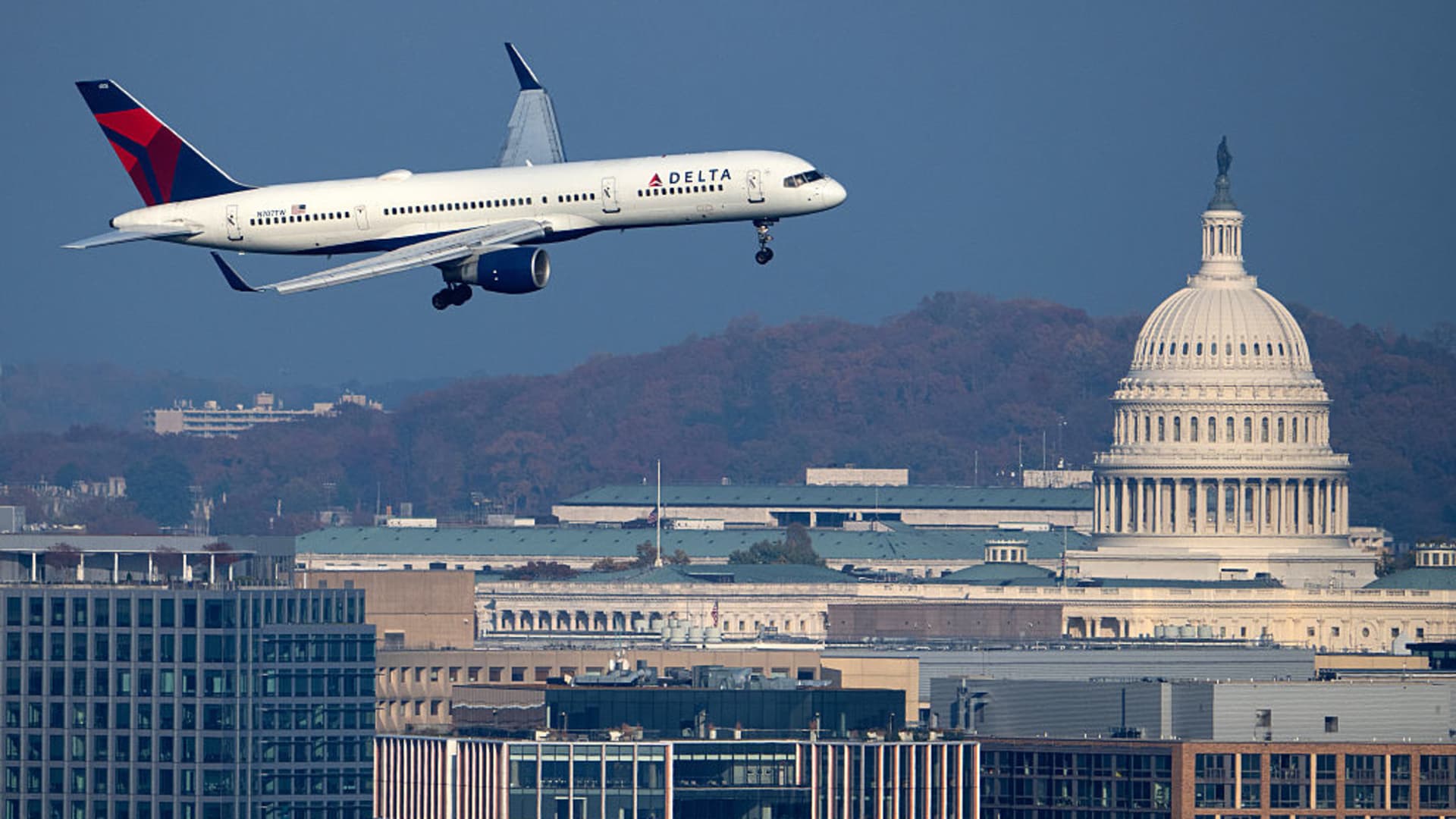 Delta says government shutdown cost it $200 million, but forecasts strong travel demand into 2026