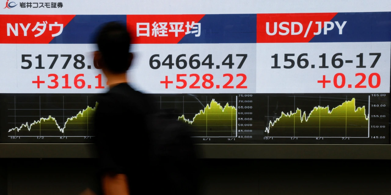 Yen Strengthens on French Debt Woes, Hits One-Year High Against Euro