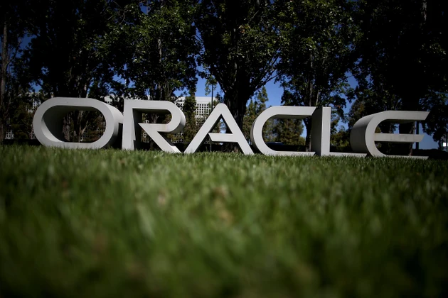 Oracle’s $10 bln Michigan data centre faces funding uncertainty after Blue Owl talks stall