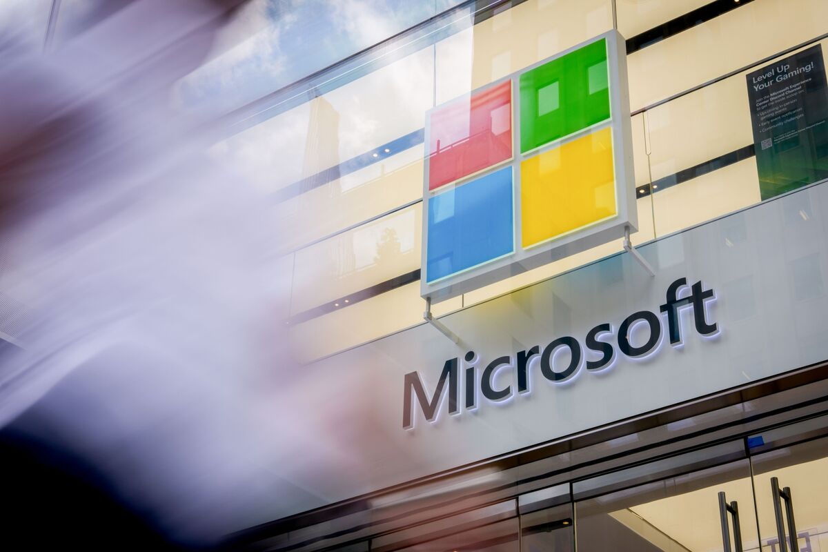Microsoft Eyes Longest Selloff Since 2011 as AI Trade Weakens