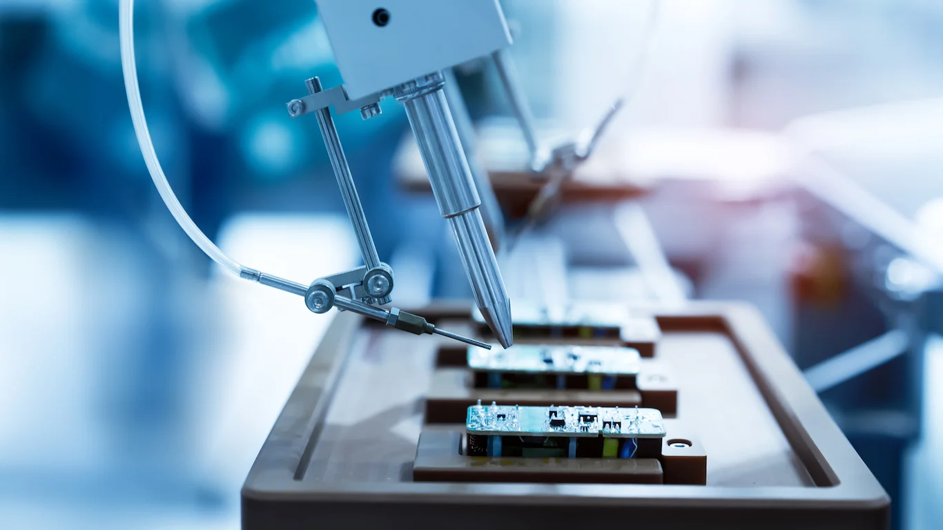 Applied Materials Vs. KLA Corporation: This AI Infrastructure Play Is A Better Buy