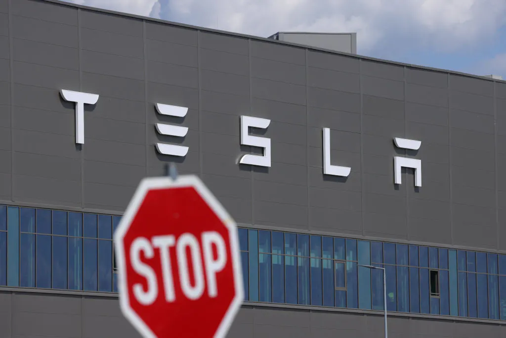 JPMorgan reiterates “underweight” rating after Tesla delivery beat