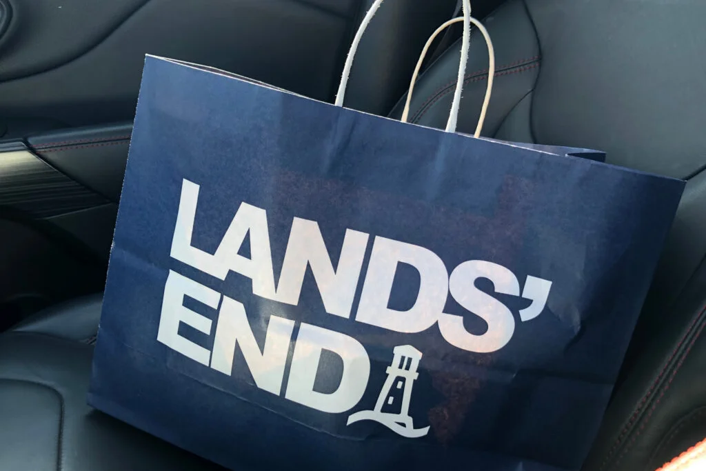 Land's End Stock Sinks On Q2 Revenue, EPS Miss, Raised Guidance Fails To Win Over Investors