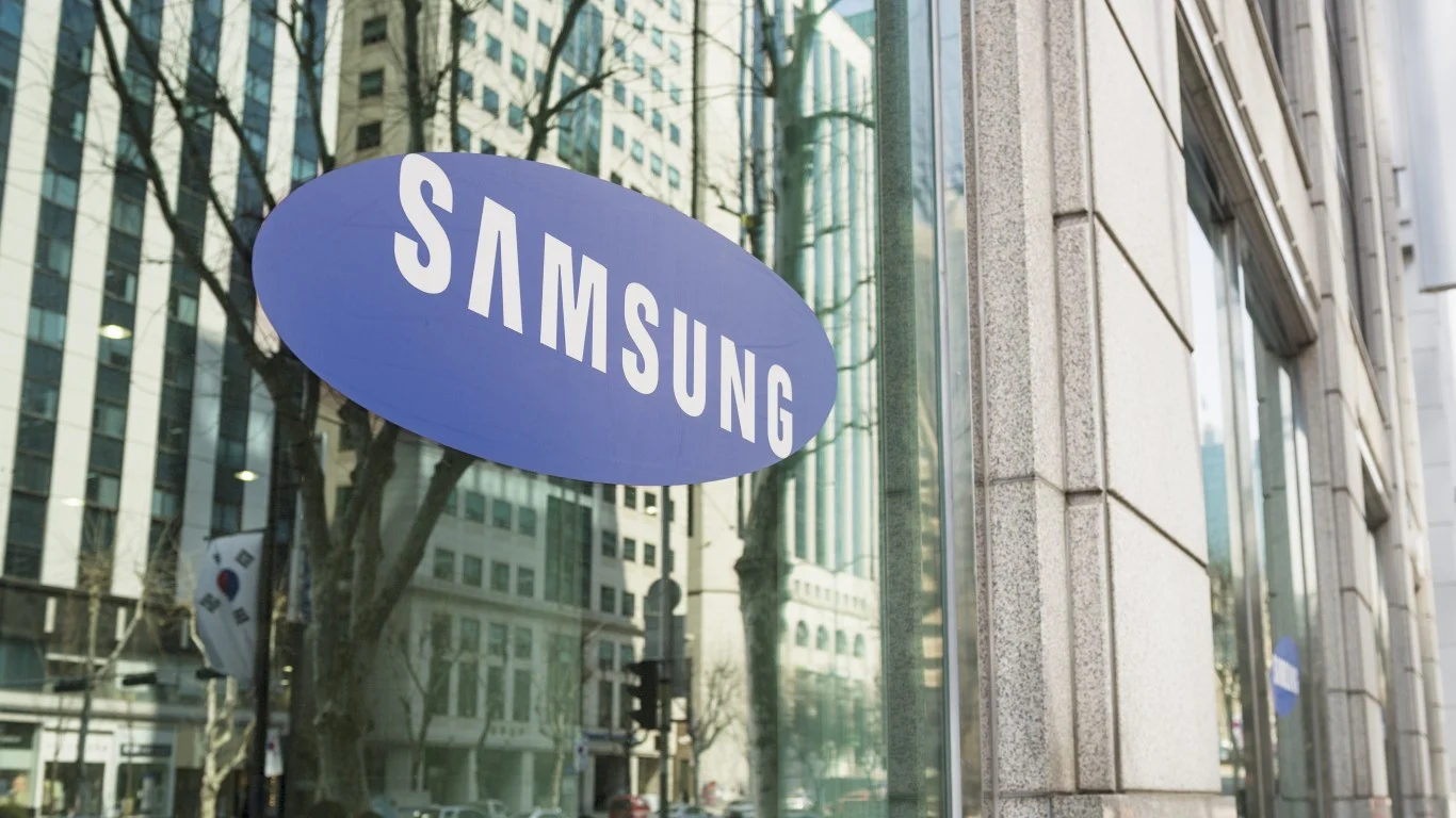 Samsung Just Out-Earned Apple and Nvidia, and the Stock Tanked 7%