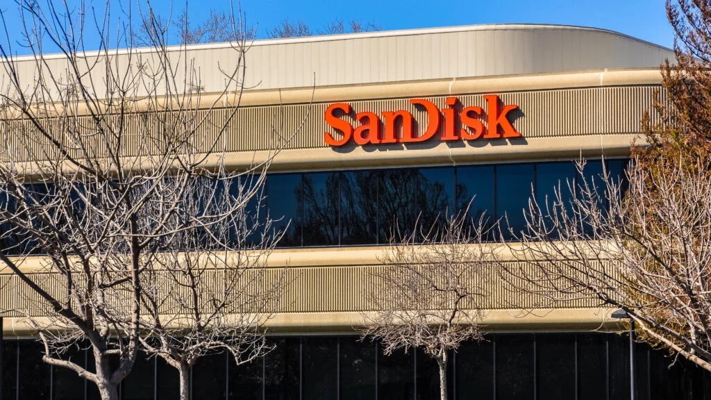 This SanDisk's Stock Chart Is Shocking Every Trader: 380% Above The 200-Day Average