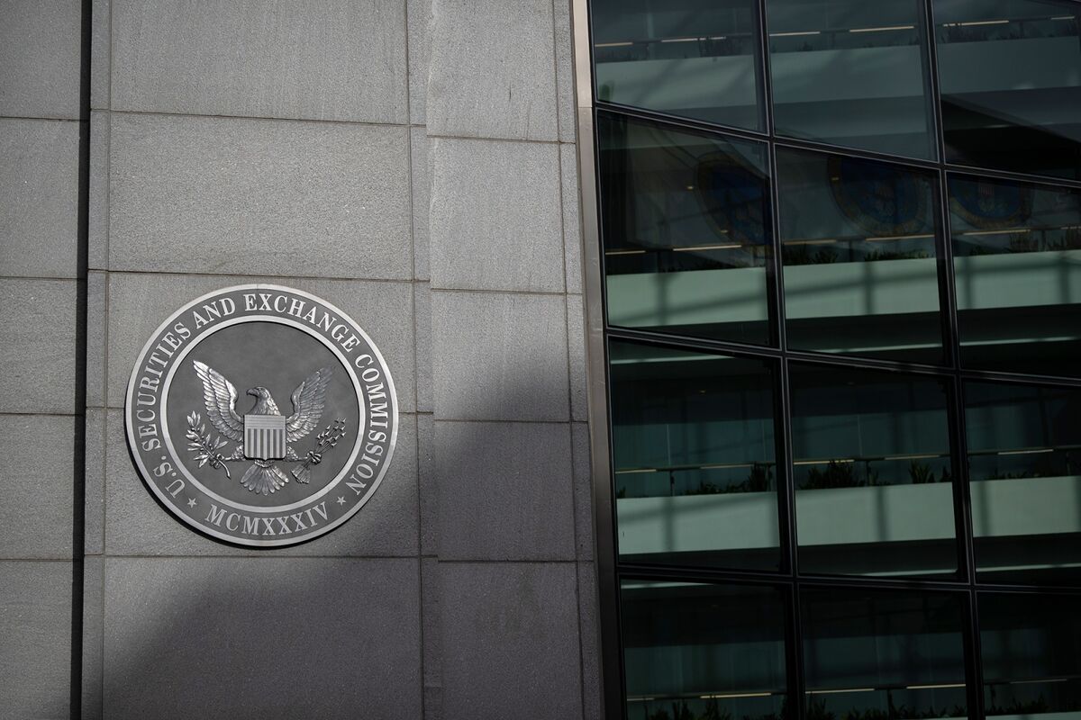 SEC Unveils Plan to Let Companies Move to Semiannual Reports