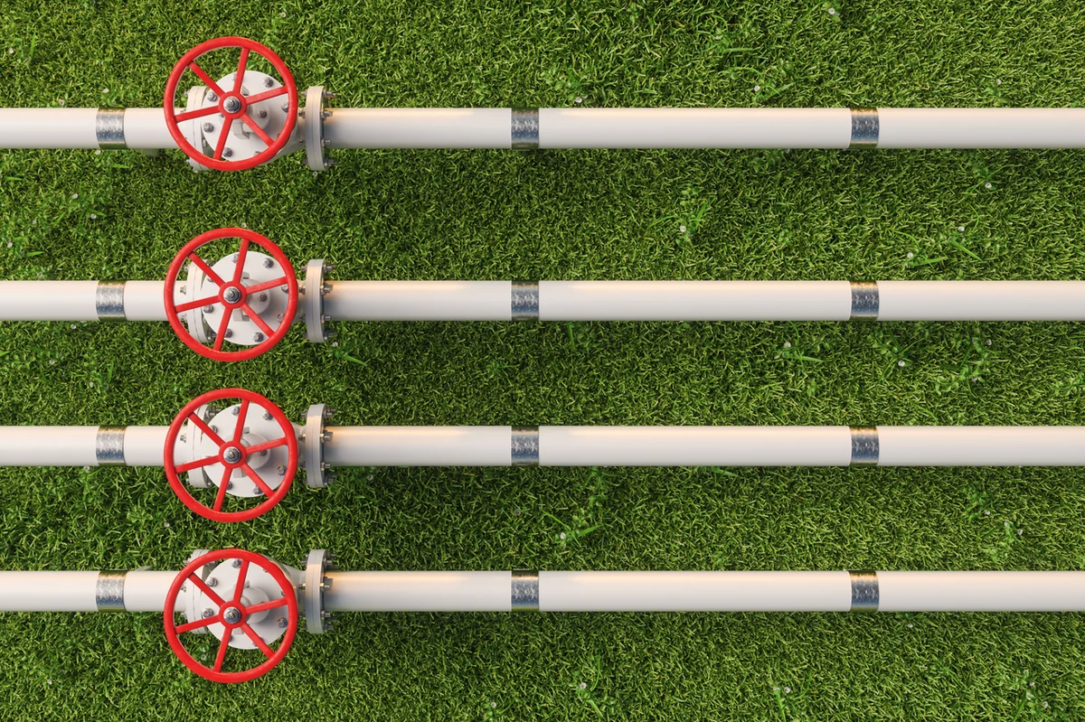 Energy Transfer vs. Kinder Morgan: Which Natural Gas Pipeline Stock Is the Better Buy for the AI Power Boom?